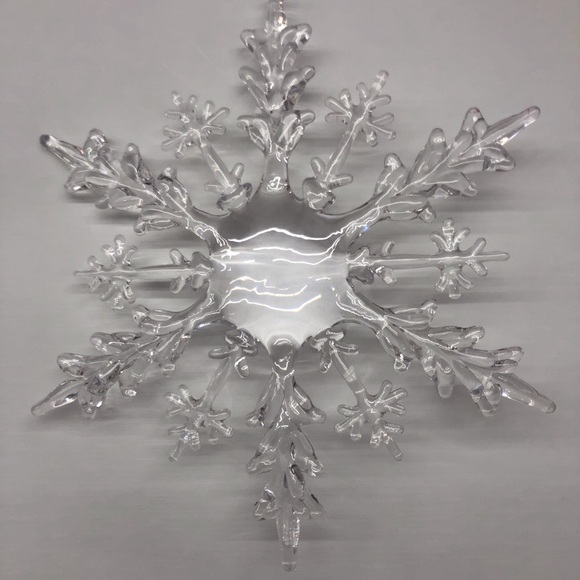 Large Clear Acrylic Snowflake - Picture 8 of 16